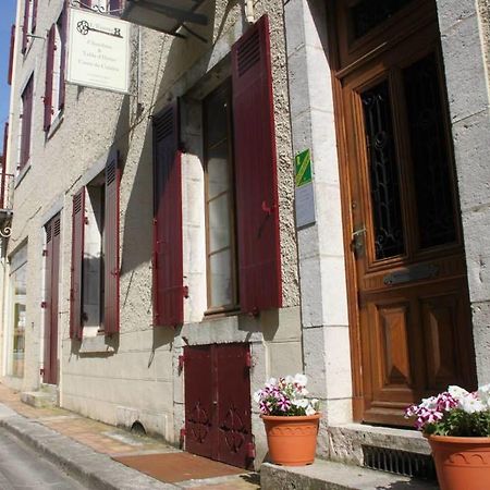L'Entrée Chambres d'Hôtes Bar&Restaurant Castillonnès Exterior foto